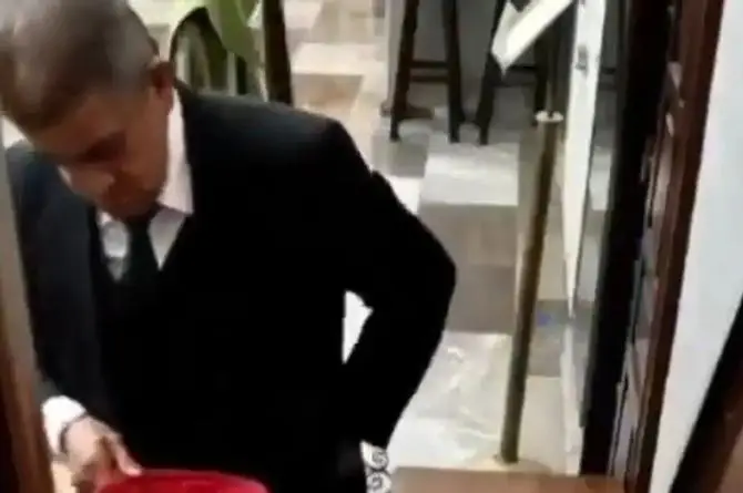 ¡Ni Judas se atrevió a tanto! Lo cachan robando las limosnas de la Catedral (+video) 